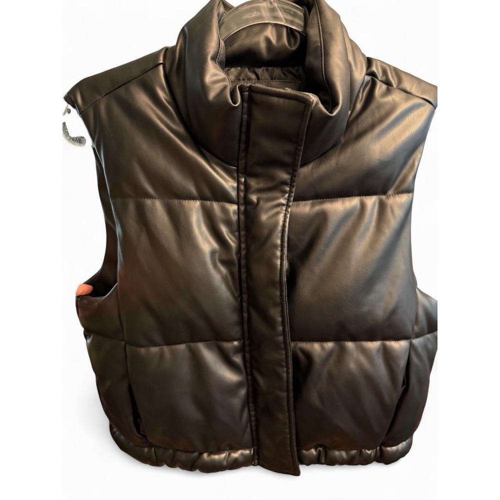 Cu Sono Black Faux Leather Puffer Vest Cropped with a High Collar Sz Large
